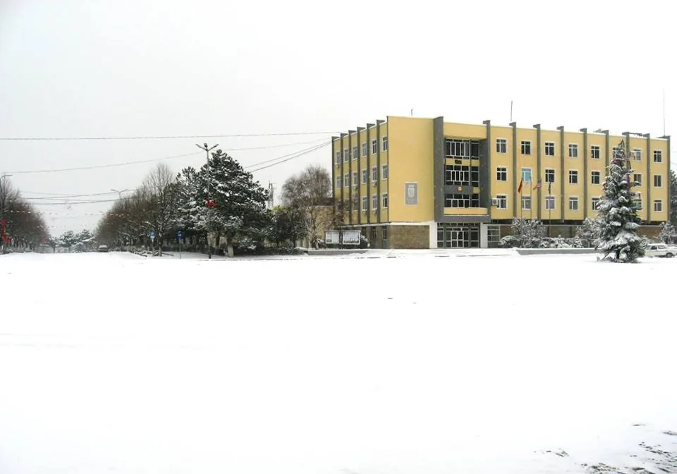 The main square and town hall of Kukës in winter